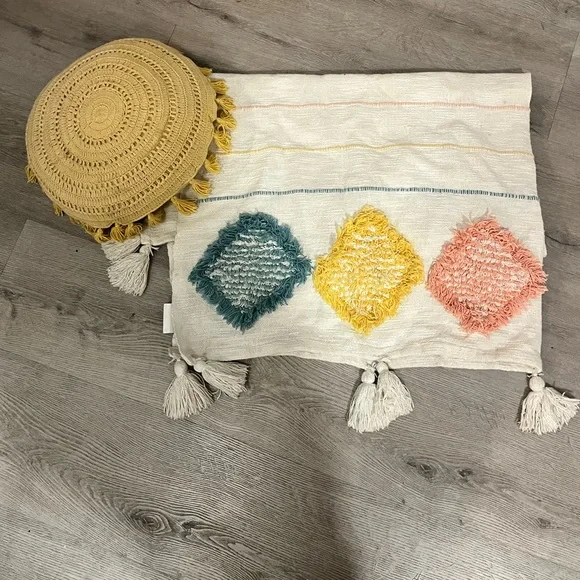 Colorful Tassel Throw Blanket and pillow set - Picture 5 of 5